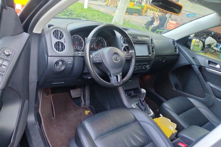 Used Volkswagen Tiguan 2012 2.0 TSI Comfort Edition Steering Wheel