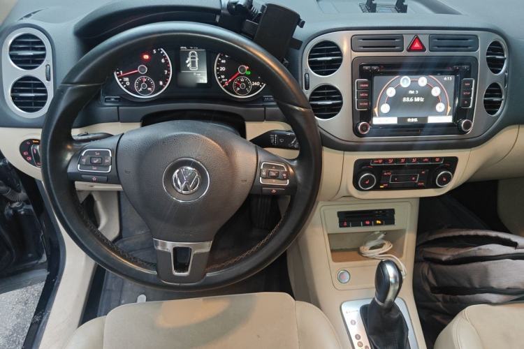 Used Volkswagen Tiguan 2012 2.0 TSI Automatic All-Wheel Drive Flagship Edition Steering Wheel