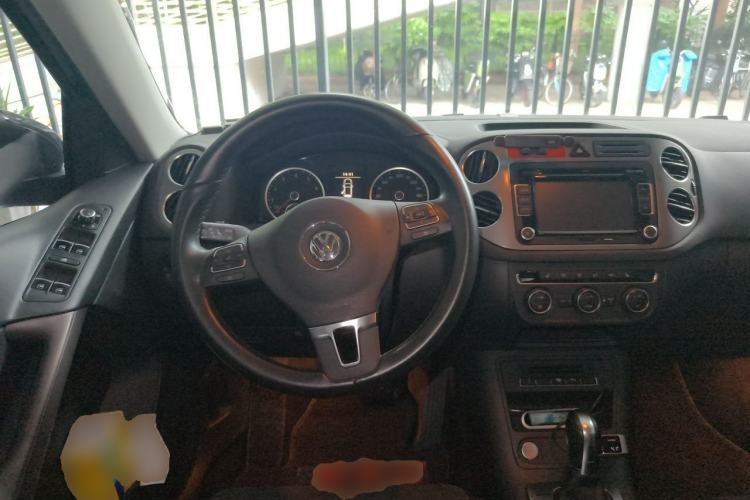 Used Volkswagen Tiguan 2012 2.0 TSI Automatic All-Wheel Drive Elite Edition Steering Wheel