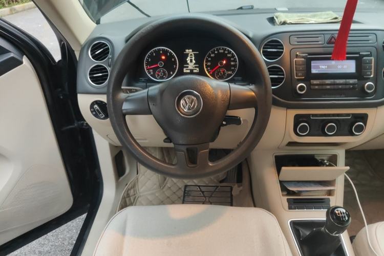 Used Volkswagen Tiguan 2012 1.4TSI Manual Two-Wheel-Drive Urban Edition Steering Wheel