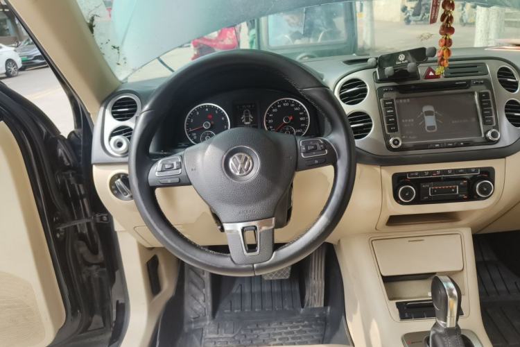 Used Volkswagen Tiguan 2012 1.8TSI Automatic All-Wheel Drive Elite Edition Steering Wheel