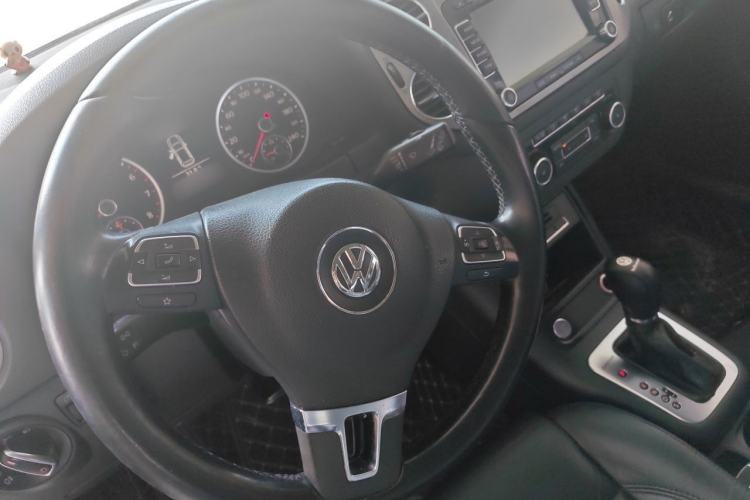 Used Volkswagen Tiguan 2012 1.8TSI Automatic All-Wheel Drive Fashion Edition Steering Wheel