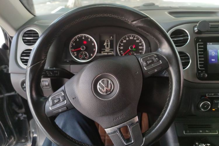 Used Volkswagen Tiguan 2012 2.0 TSI Automatic All-Wheel Drive Flagship Edition Steering Wheel