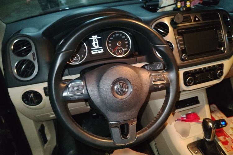 Used Volkswagen Tiguan 2012 2.0 TSI Automatic All-Wheel Drive Flagship Edition Steering Wheel