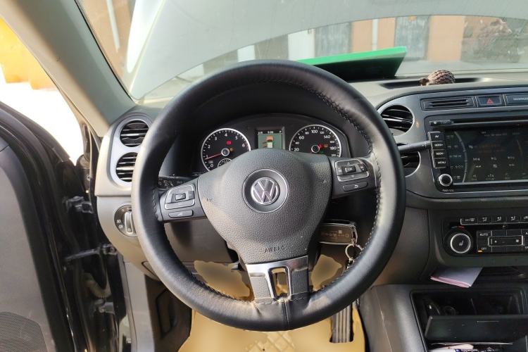 Used Volkswagen Tiguan 2012 2.0 TSI Comfort Edition Steering Wheel