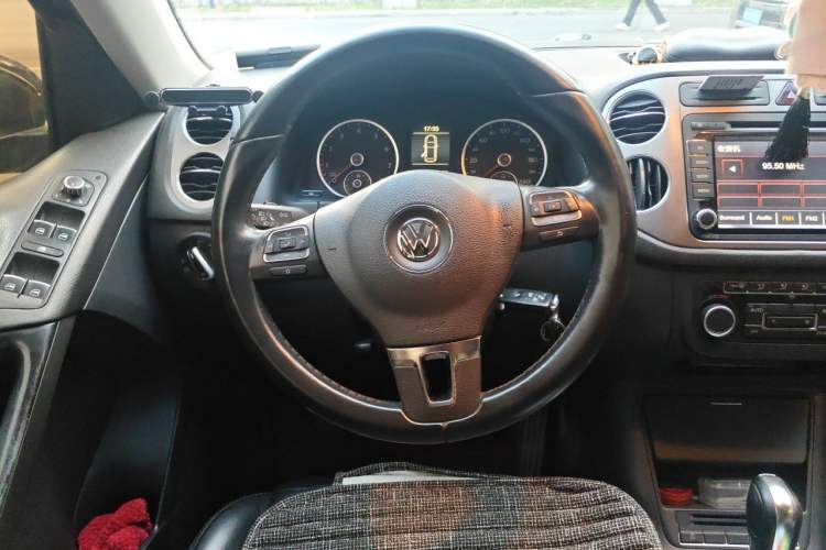 Used Volkswagen Tiguan 2012 1.8TSI Automatic Two-Wheel Drive Trend Edition Steering Wheel