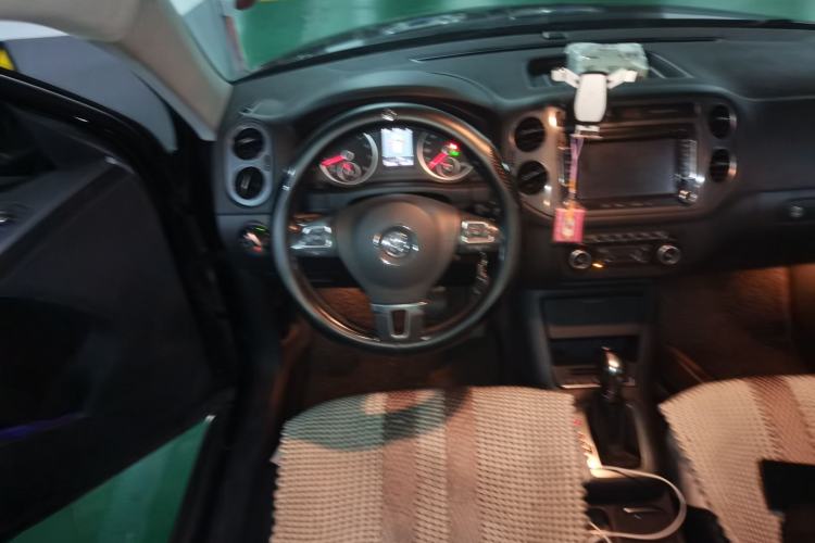 Used Volkswagen Tiguan 2012 2.0 TSI Comfort Edition Steering Wheel
