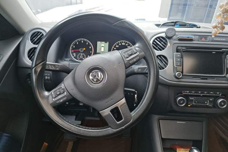 Used Volkswagen Tiguan 2012 2.0 TSI Comfort Edition Steering Wheel