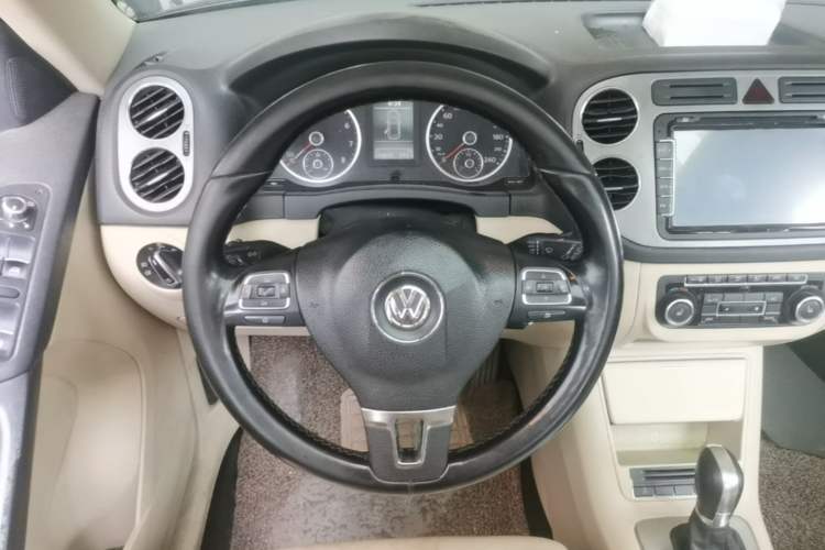 Used Volkswagen Tiguan 2012 1.8TSI Automatic Two-Wheel Drive Elite Edition Steering Wheel