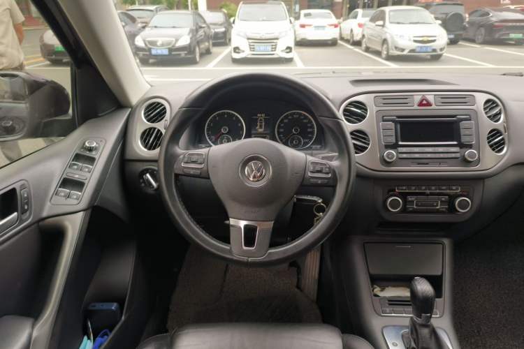 Used Volkswagen Tiguan 2012 1.8TSI Automatic Two-Wheel Drive Trend Edition Steering Wheel