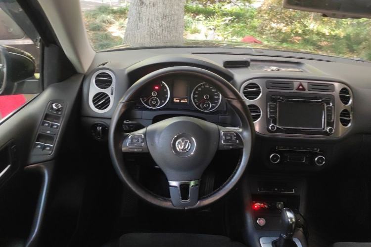 Used Volkswagen Tiguan 2012 2.0 TSI Automatic All-Wheel Drive Flagship Edition Steering Wheel