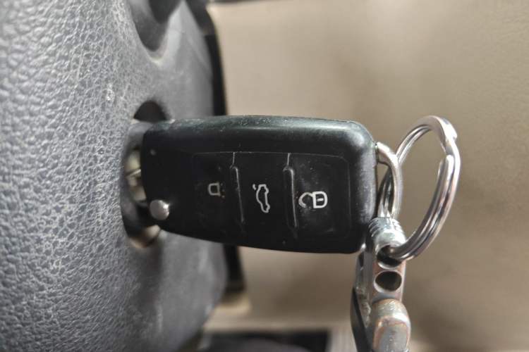 Used Volkswagen Tiguan 2012 1.8TSI Automatic Two-Wheel Drive Zhaoshi Edition Vehicle Key