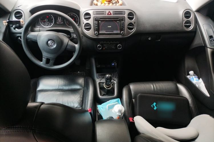 Used Volkswagen Tiguan 2012 1.8TSI Manual Two-Wheel Drive Enjoyment Edition Center Console