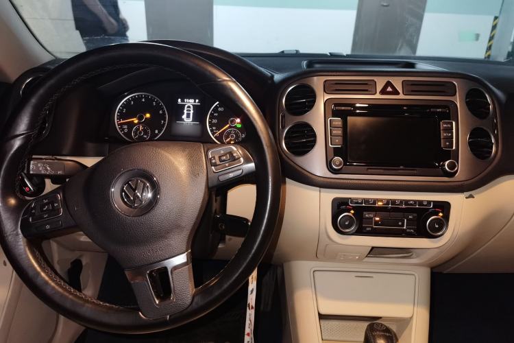 Used Volkswagen Tiguan 2012 1.8TSI Automatic All-Wheel Drive Elite Edition Center Console