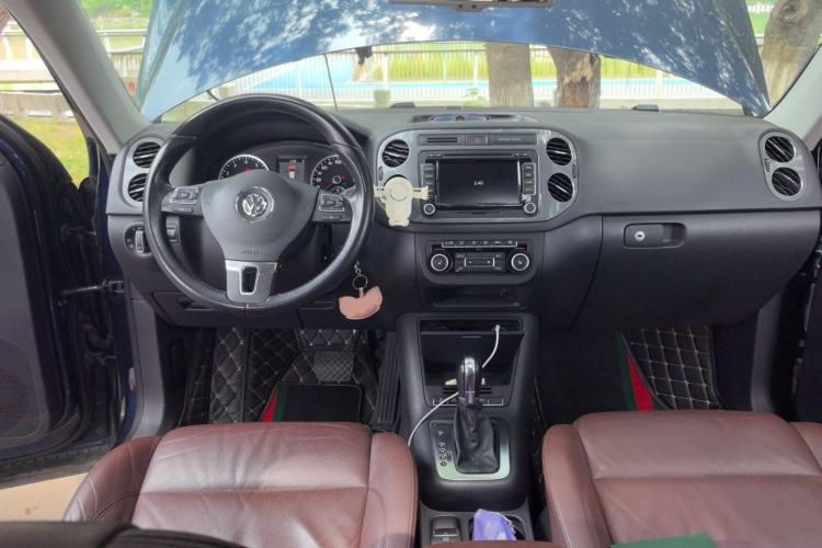 Used Volkswagen Tiguan 2012 2.0 TSI Luxury Edition Center Console