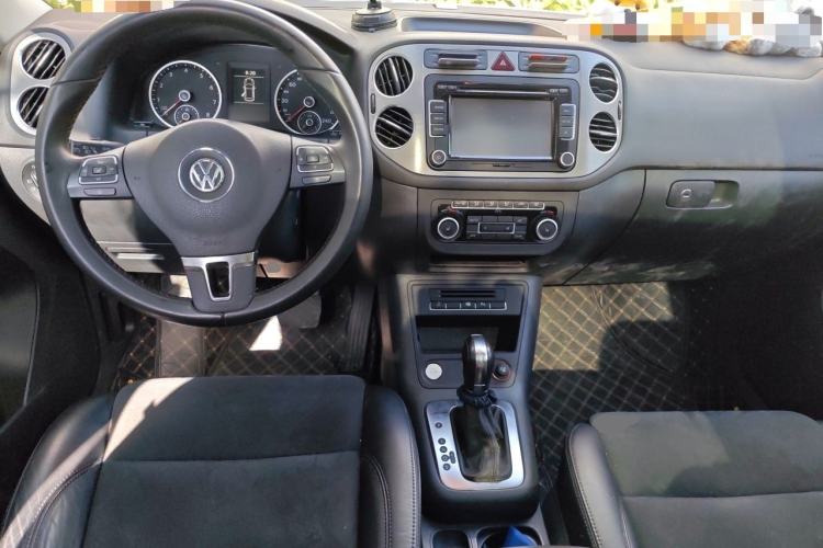 Used Volkswagen Tiguan 2012 2.0 TSI Automatic All-Wheel Drive Flagship Edition Center Console