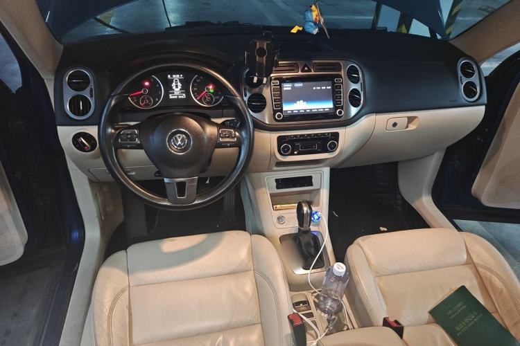 Used Volkswagen Tiguan 2012 2.0 TSI Automatic All-Wheel Drive Elite Edition Center Console