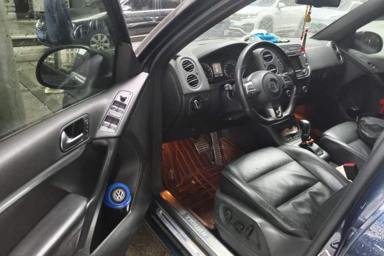 Used Volkswagen Tiguan 2012 2.0 TSI Luxury Edition Driver Seat