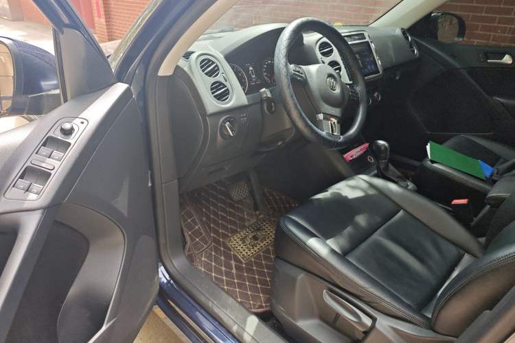 Used Volkswagen Tiguan 2012 2.0 TSI Comfort Edition Driver Seat