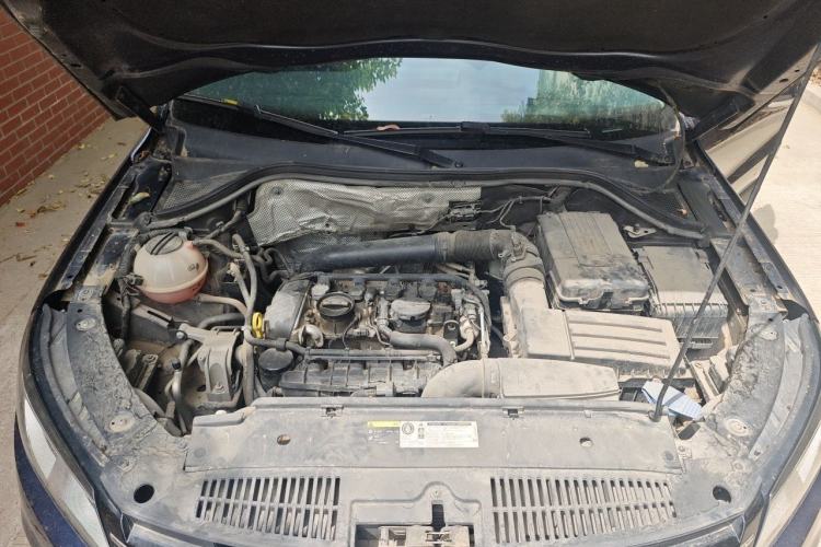 Used Volkswagen Tiguan 2012 2.0 TSI Comfort Edition Engine Bay