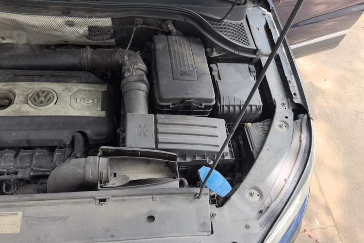 Used Volkswagen Tiguan 2012 2.0 TSI Luxury Edition Engine Bay Left
