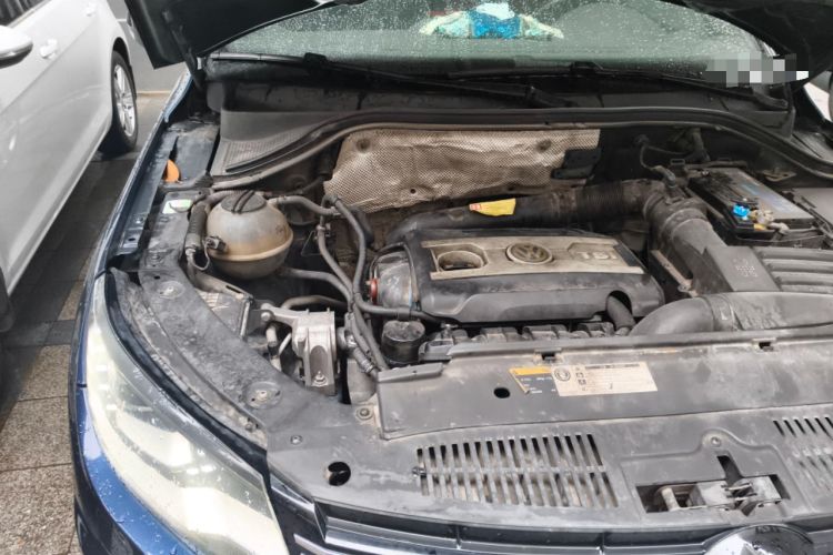 Used Volkswagen Tiguan 2012 2.0 TSI Luxury Edition Engine Bay Right