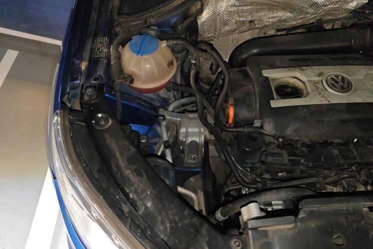 Used Volkswagen Tiguan 2012 1.8TSI Automatic All-Wheel Drive Elite Edition Engine Bay Right