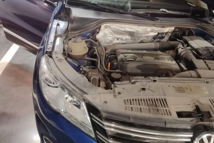 Used Volkswagen Tiguan 2012 1.8TSI Automatic All-Wheel Drive Elite Edition Engine Bay Right