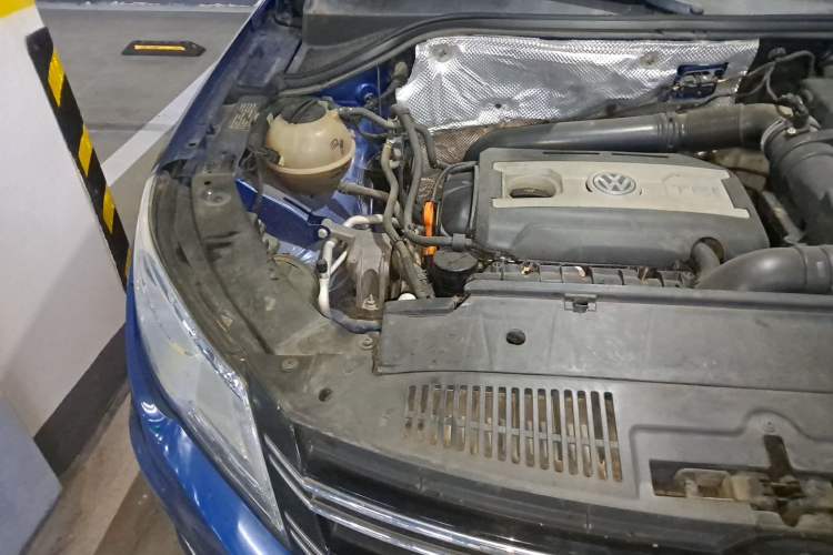 Used Volkswagen Tiguan 2012 1.8TSI Automatic All-Wheel Drive Elite Edition Engine Bay Right