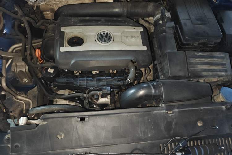 Used Volkswagen Tiguan 2012 2.0 TSI Automatic All-Wheel Drive Elite Edition Engine Bay