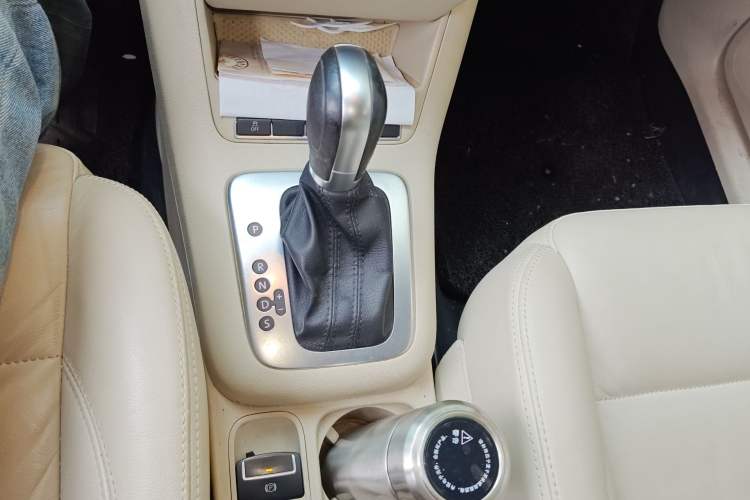 Used Volkswagen Tiguan 2012 1.8TSI Automatic Two-Wheel Drive Trend Edition Gear Lever