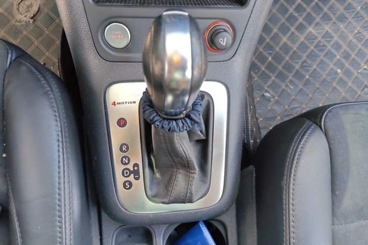 Used Volkswagen Tiguan 2012 2.0 TSI Automatic All-Wheel Drive Flagship Edition Gear Lever