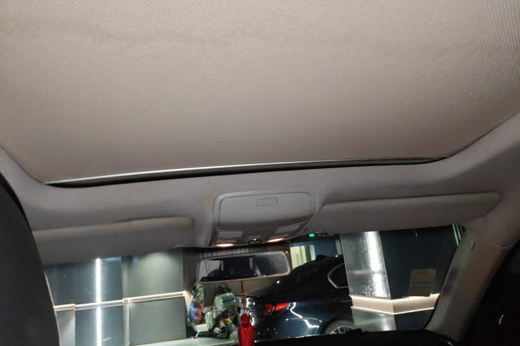 Used Volkswagen Tiguan 2012 1.8TSI Automatic All-Wheel Drive Elite Edition Headliner