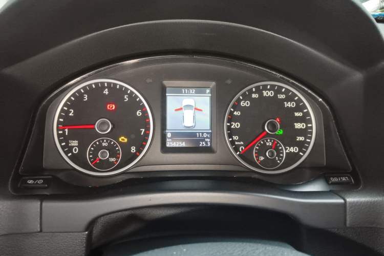 Used Volkswagen Tiguan 2012 2.0 TSI Luxury Edition Instrument Cluster