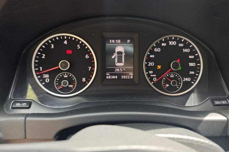 Used Volkswagen Tiguan 2012 2.0 TSI Comfort Edition Instrument Cluster