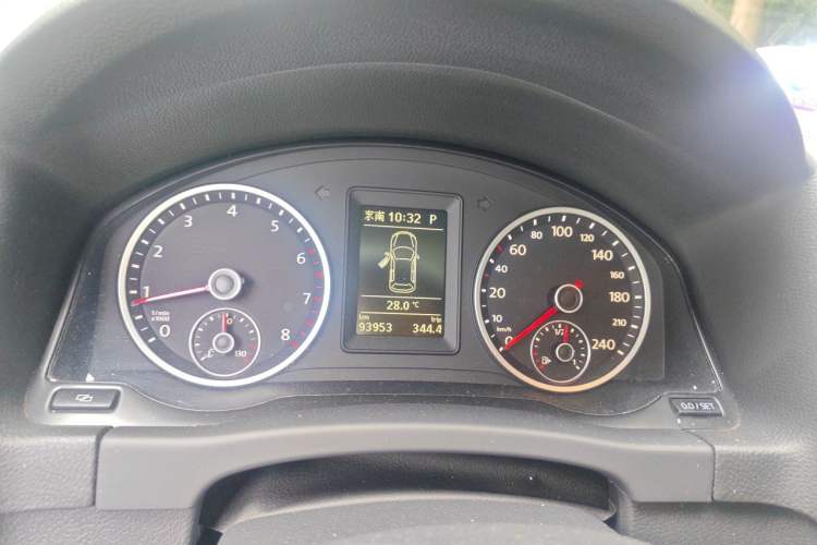 Used Volkswagen Tiguan 2012 1.8TSI Automatic Two-Wheel Drive Elite Edition Instrument Cluster