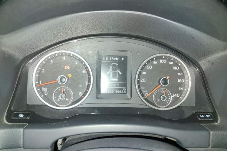 Used Volkswagen Tiguan 2012 1.8TSI Automatic Two-Wheel Drive Elite Edition Instrument Cluster