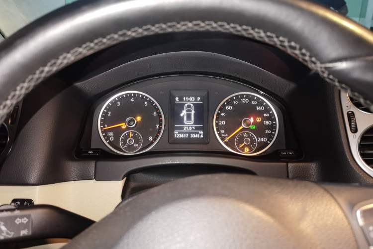 Used Volkswagen Tiguan 2012 1.8TSI Automatic All-Wheel Drive Elite Edition Instrument Cluster