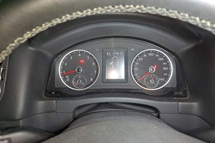 Used Volkswagen Tiguan 2012 1.8TSI Automatic All-Wheel Drive Elite Edition Instrument Cluster