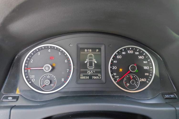 Used Volkswagen Tiguan 2012 2.0 TSI Automatic All-Wheel Drive Flagship Edition Instrument Cluster