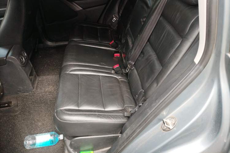 Used Volkswagen Tiguan 2012 1.8TSI Manual Two-Wheel Drive Enjoyment Edition Left Rear Seat