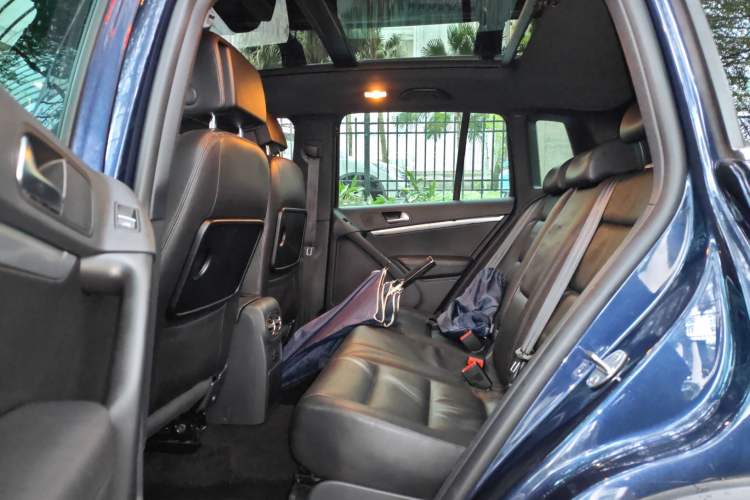 Used Volkswagen Tiguan 2012 2.0 TSI Luxury Edition Left Rear Seat