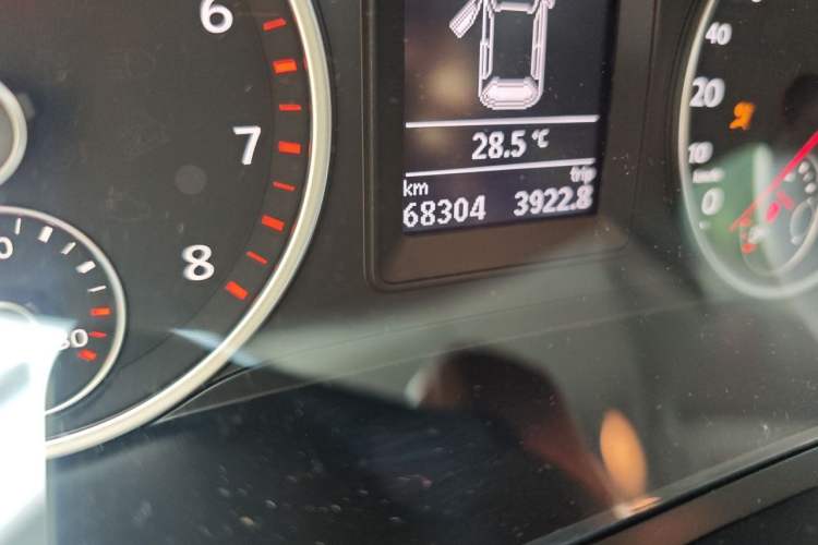 Used Volkswagen Tiguan 2012 2.0 TSI Comfort Edition Odometer Close Up