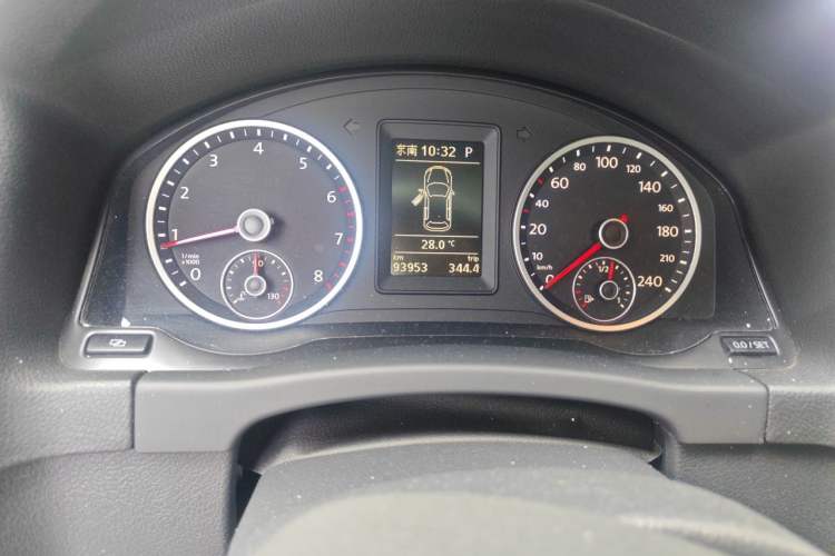 Used Volkswagen Tiguan 2012 1.8TSI Automatic Two-Wheel Drive Elite Edition Odometer Close Up