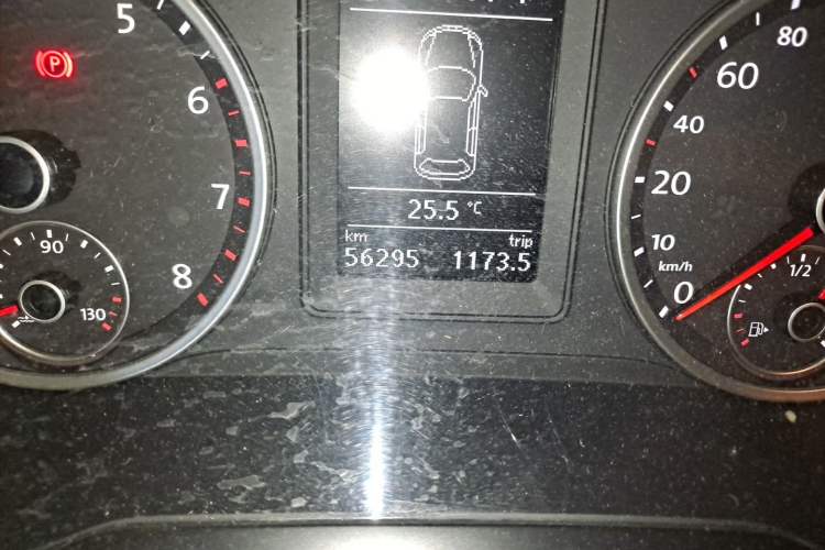 Used Volkswagen Tiguan 2012 1.8TSI Automatic All-Wheel Drive Elite Edition Odometer Close Up