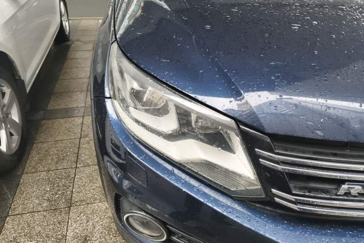 Used Volkswagen Tiguan 2012 2.0 TSI Luxury Edition Right Front Headlight