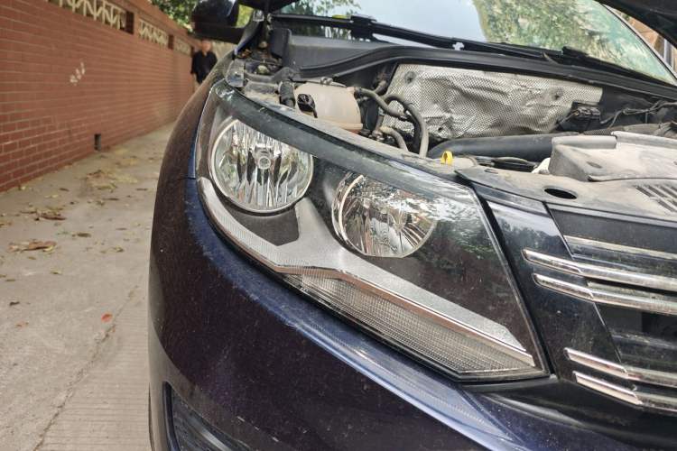 Used Volkswagen Tiguan 2012 2.0 TSI Comfort Edition Right Front Headlight