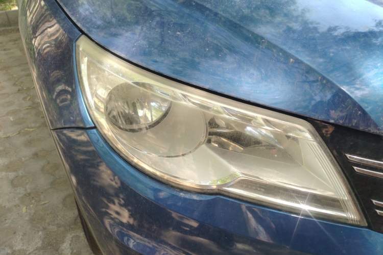 Used Volkswagen Tiguan 2012 1.8TSI Automatic All-Wheel Drive Elite Edition Right Front Headlight