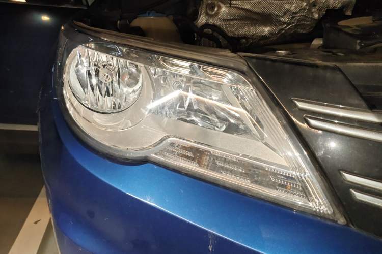 Used Volkswagen Tiguan 2012 1.8TSI Automatic All-Wheel Drive Elite Edition Right Front Headlight