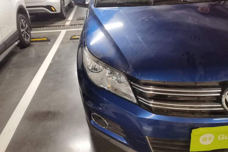Used Volkswagen Tiguan 2012 1.8TSI Automatic All-Wheel Drive Elite Edition Right Front Headlight